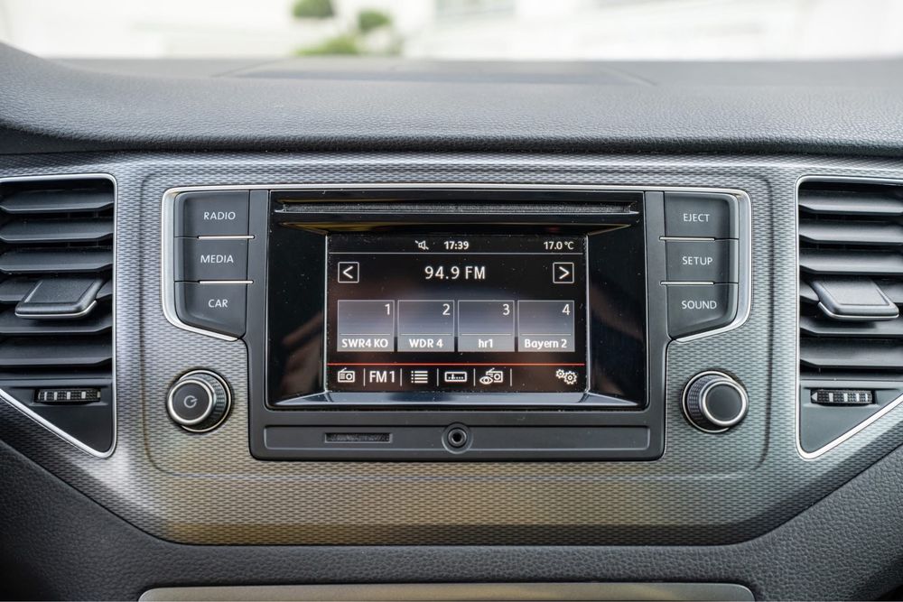 Radio Mib2 cu cd , slot de card si aux