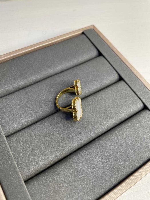 Кольцо на два пальца