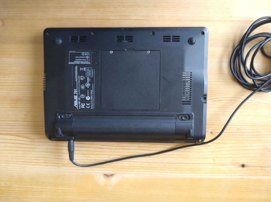 лаптоп/нетбук Asus eeePC 701 /4gb , 2gb ram