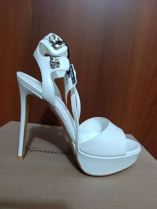 Босоножки Gianvito Rossi оригинал