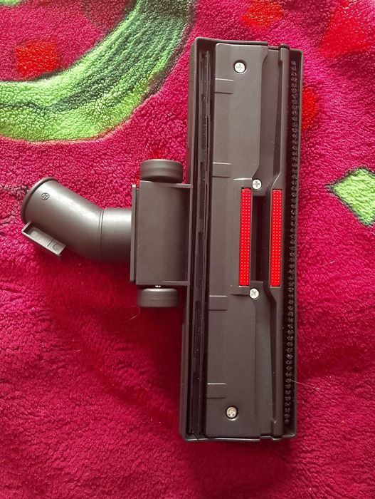 Щетка для пылесоса .