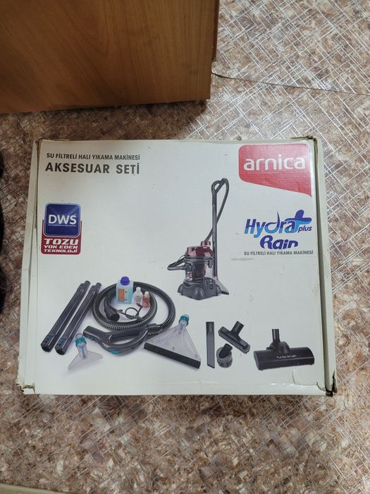 Продам пылесос Arnica