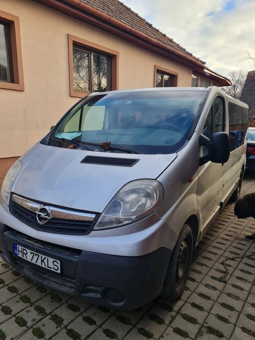 Opel vivaro  8+1