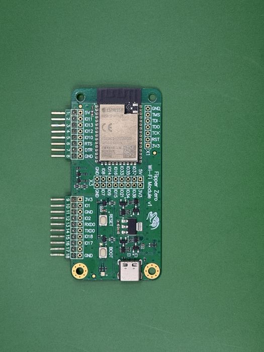 Flipper Zero Pachet Complet + Wi-Fi Dev Board v1 (Full Deblocat, Level 30)