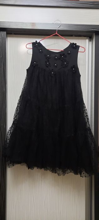 Чёрное короткое платье