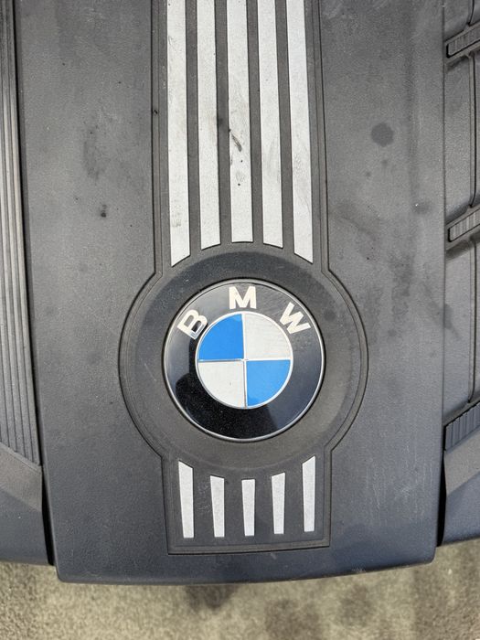 Оригинален капак за двигател с КУТИЯ ЗА ВЪЗДУШЕН ФИЛТЪР – BMW N47 (184 к.с.)