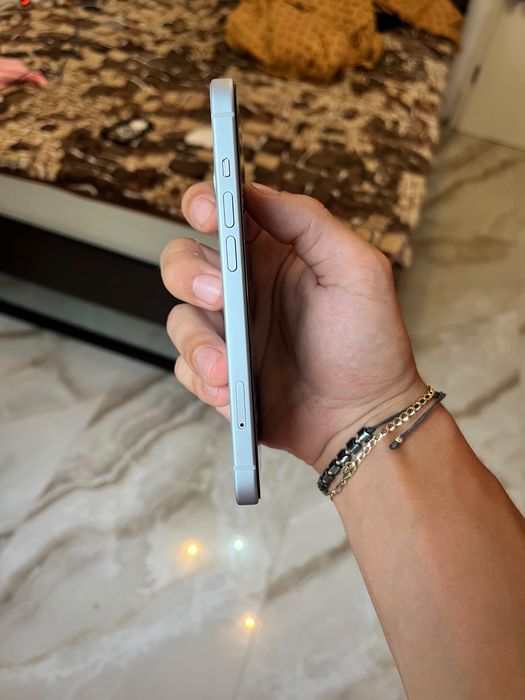 iPhone 15 baby blue