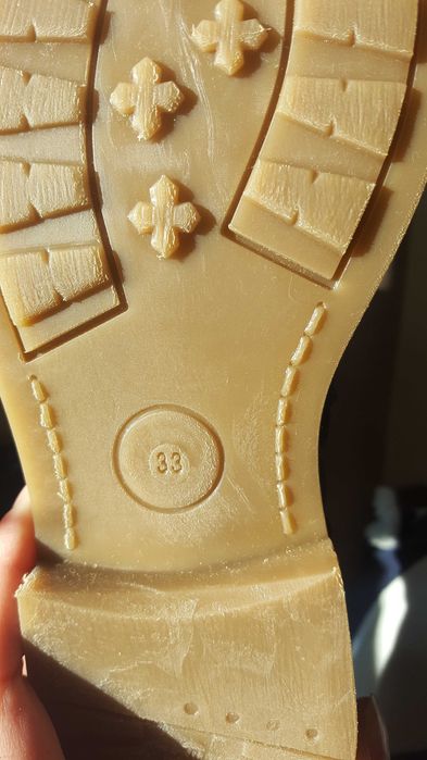 Детски обувки велур- чисто нови