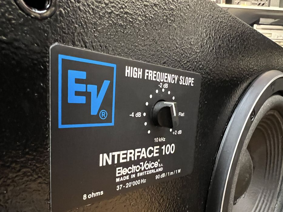 Boxe Electro Voice Interface 100