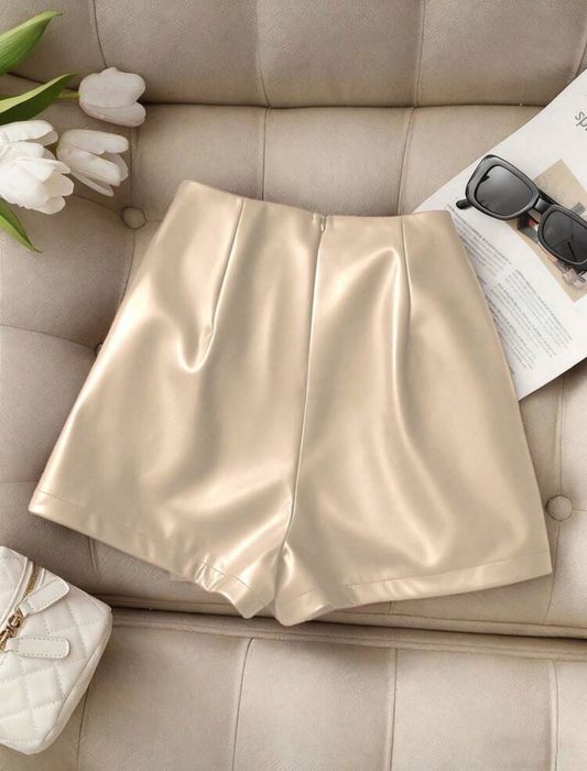 Бежова кожена пола-панталон