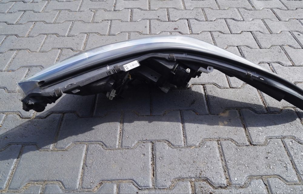 Десен фар Тойота ЦХР TOYOTA CHR  LED EUROPA 81110-F4031-00
