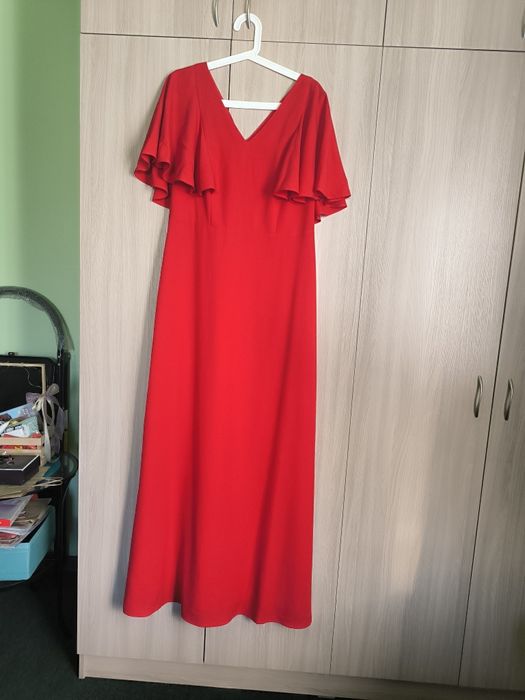 Платье вечернее в пол красного цвета