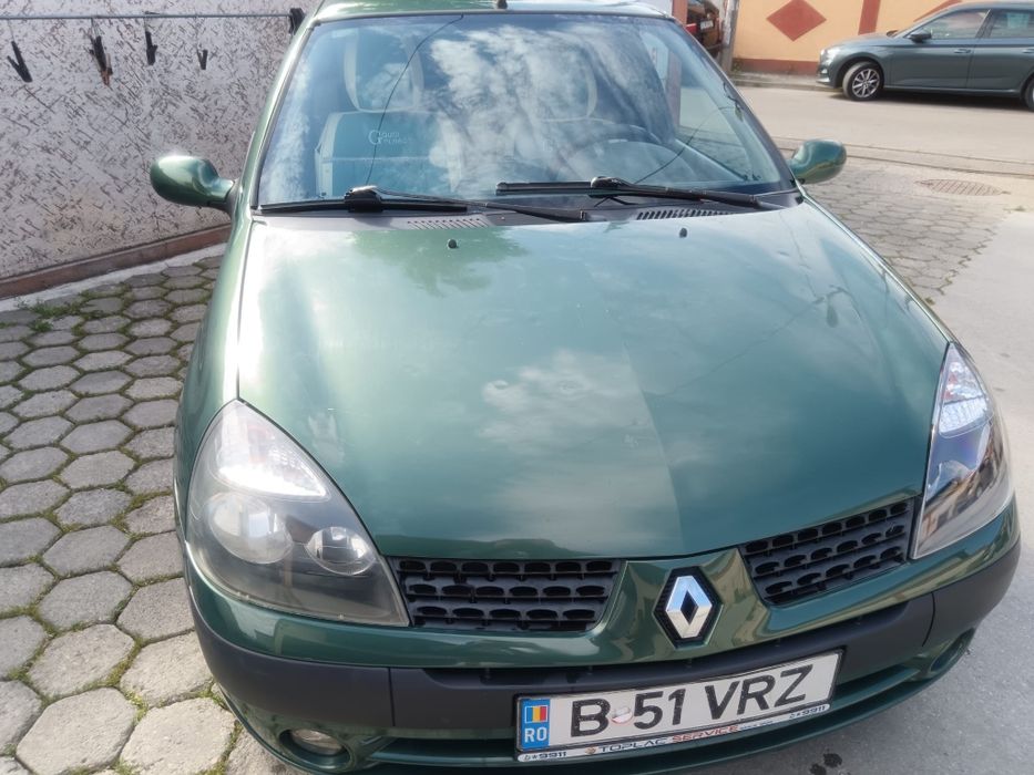 RENAULT Clio 2002