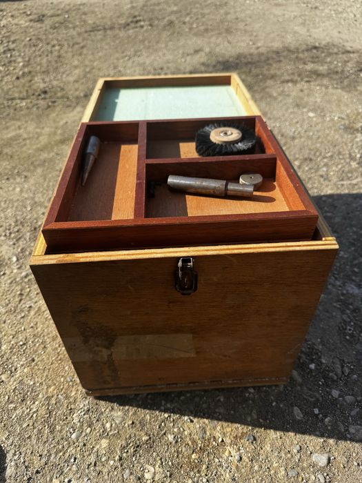 Masina de lustruit K.H. Steinkühler KG, Fernmeldetechnik, Herford.