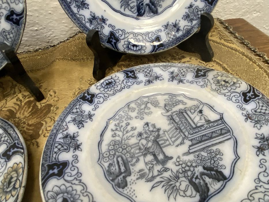 Английски чинии с маркировка от 1840 г