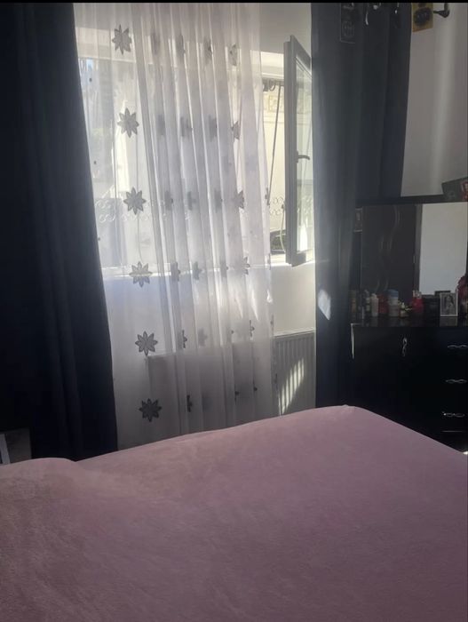 Vand schimb apartament la parter zona Gara De Nord