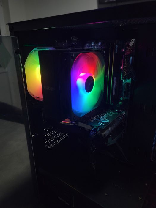 Kuchli zborka qilingan kampyuter yangi  450$ga olganman