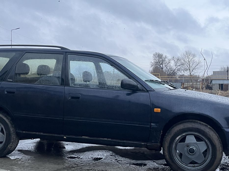 Nissan Primers 1994 обьем двигателя 1,6 в хорошем состояний уневерсал