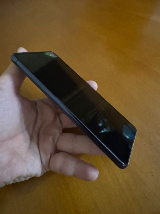 Продам Samsung S20 в идеальном состоянии.