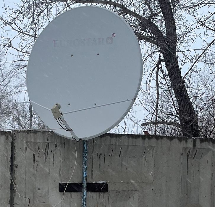 Продам спутниковую тарелку без тюнера