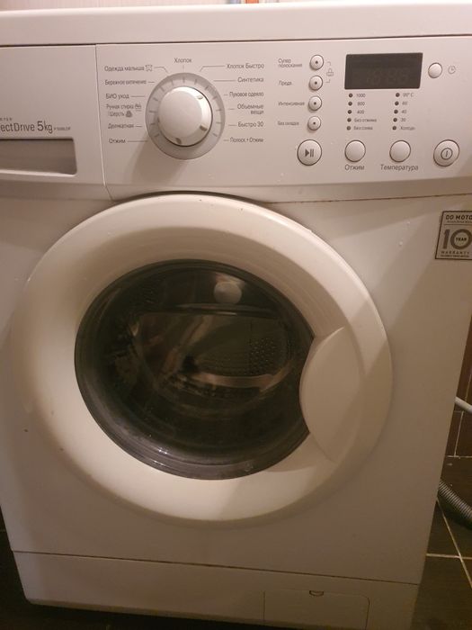 Продам машинку LG б/у