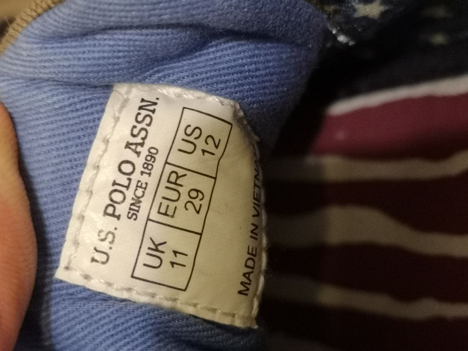 Adidași diferite modele