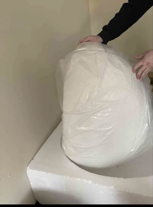 Продам стильную люстру новую