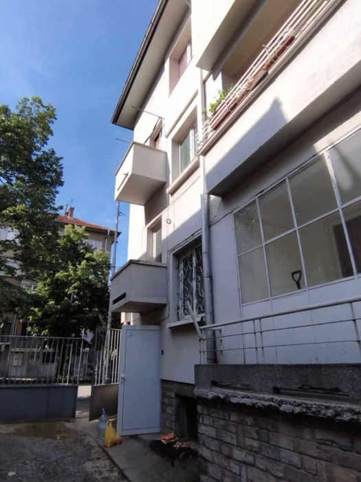 Продава се Четиристаен апартамент в Стара Загора, Център - 106 кв.м за 1010 €/кв.м - Снимка #12