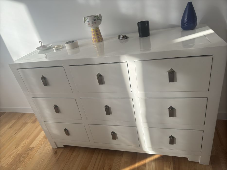 Комод и сундук из дерева