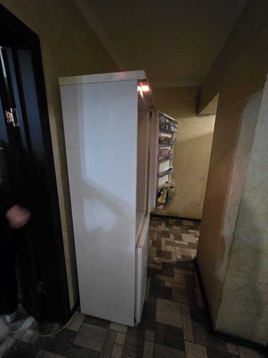 Продам холодильник