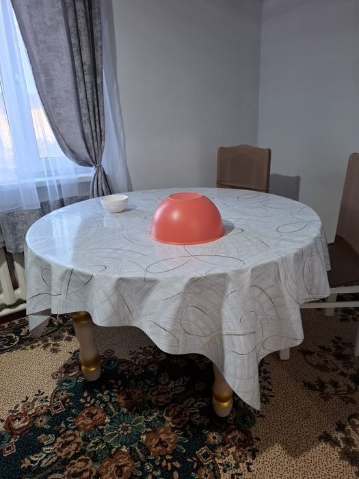 Продам стол почти новый