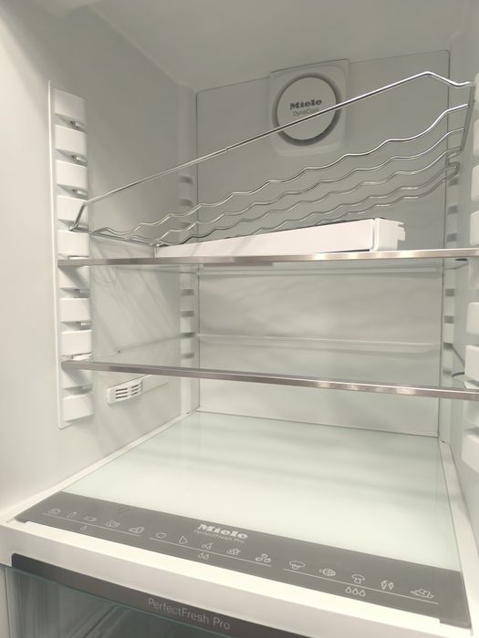 Холодильник МiЕLi