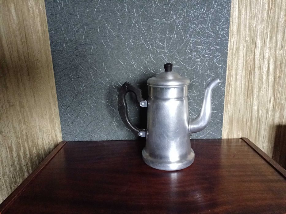 Старинни тенджери,чайници,соковарки,алуминиеви,