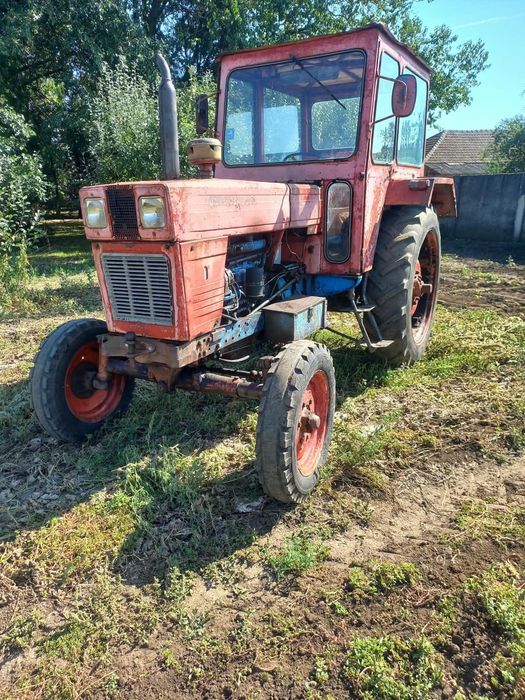 Tractor universal 650