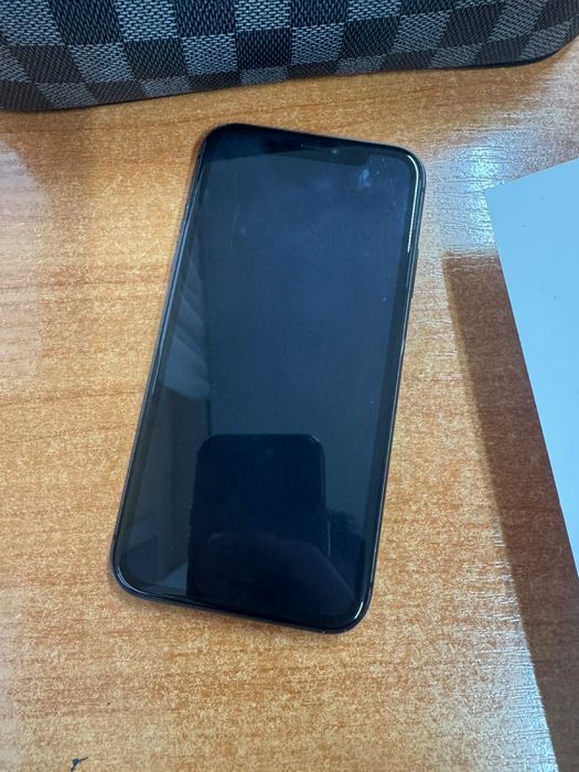 Продам Iphone 11