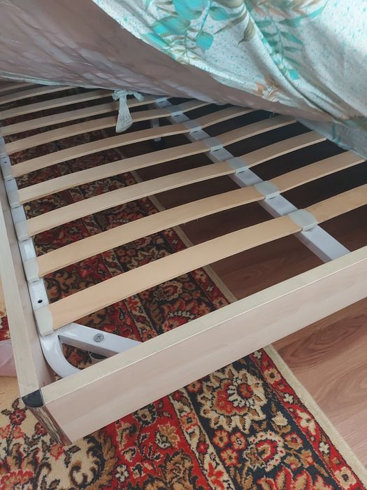 Продам большую кровать 220×1800