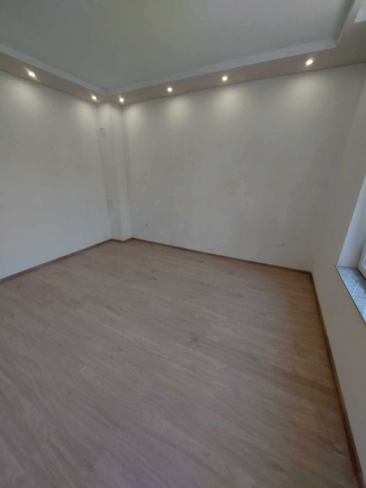 Продава се Тристаен апартамент в Търговище, Център - 120 кв.м за 668 €/кв.м - Снимка #7