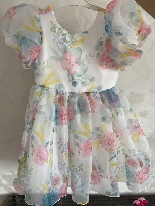 Продам на девочку 6-7лет