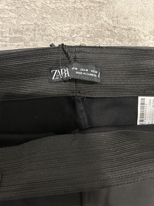 Новые брюки, с эффектом кожи, от Zara