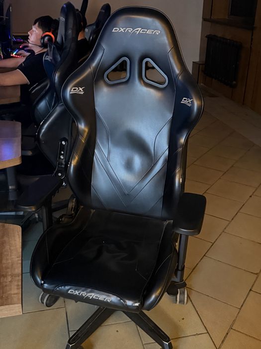 Игровое кресло dxracer б/у