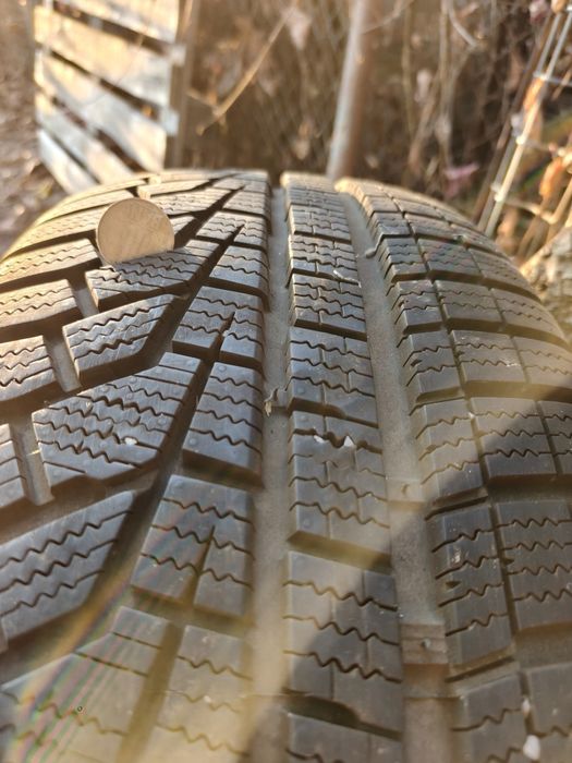 Set anvelope iarna 225/60/R18 Hankook