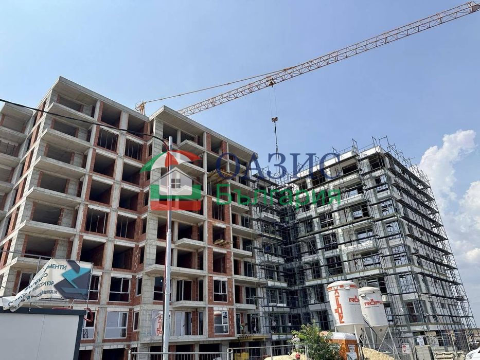 Апартамент с 2 спални и двор (21,5 кв.м) в "Lazur Residence", м. Мадика, кв. Славейков, Бургас, 81,79 кв.м, #34131670
