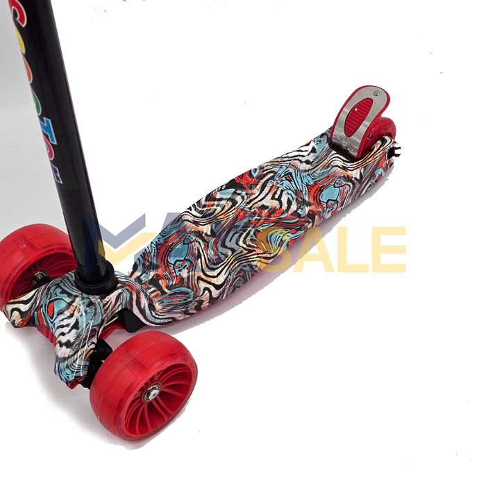 Детска триколка тротинетка различни цветове с 3 светещи колела