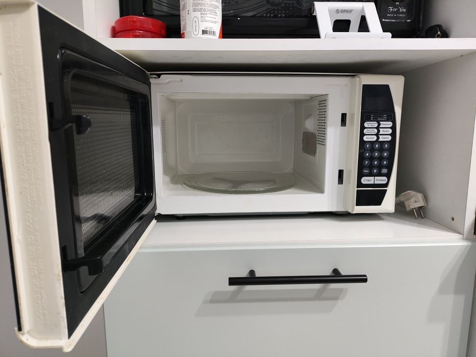 Продам микроволновку Elenberg