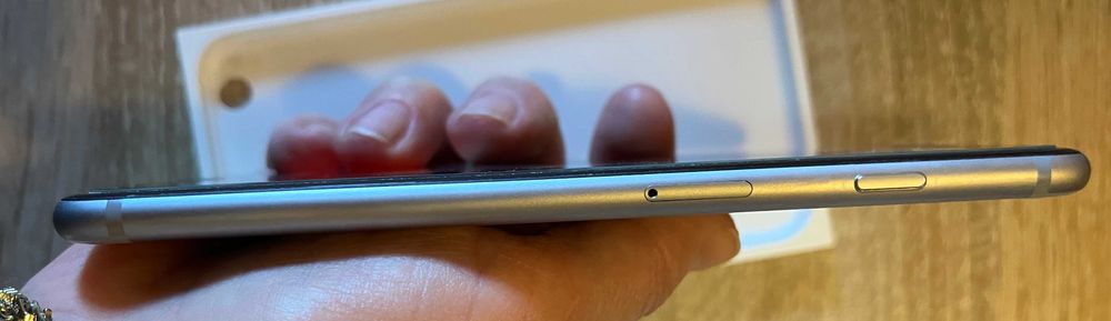 Stare impecabila,fara defecte tehnice sau estetice,128 gb