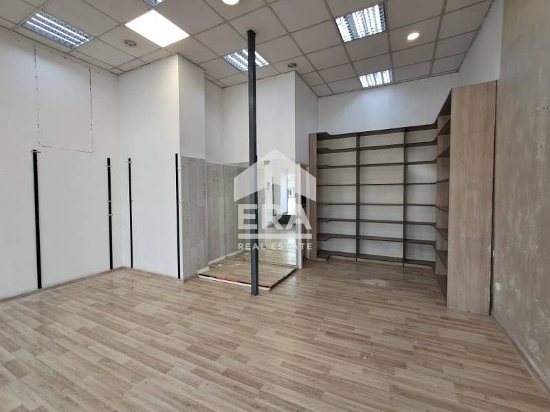 Дава се под наем Магазин в Варна, Център - 50 кв.м за 997.05 € - Снимка #1