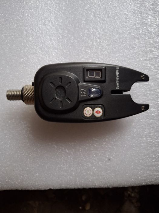 Senzori pescuit cu multiple functi sonore si luminoase