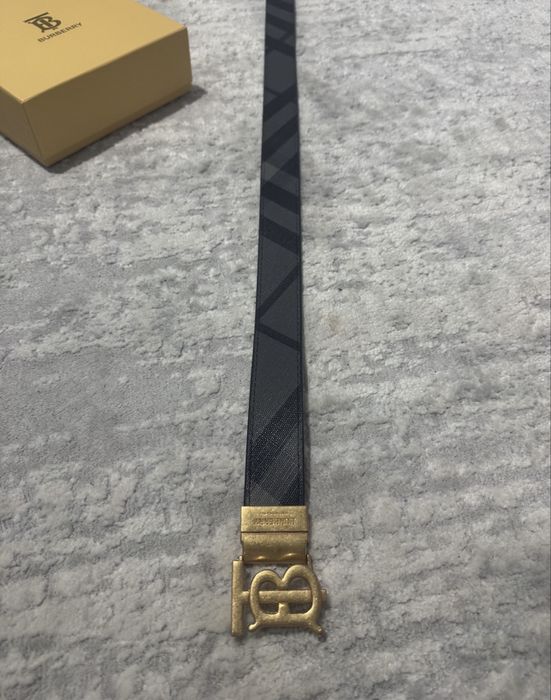 curea burberry neagra