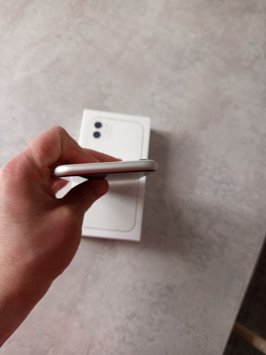 Продам iphone 11 64 GB