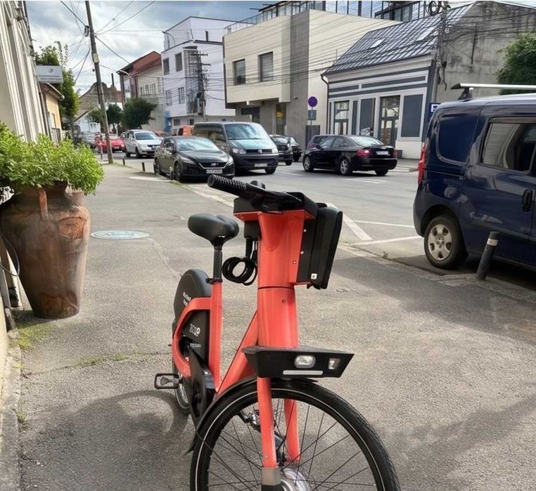 Bicicleta electrica de inchiriat+ angajare la cerere